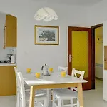 Ljuba דירה *